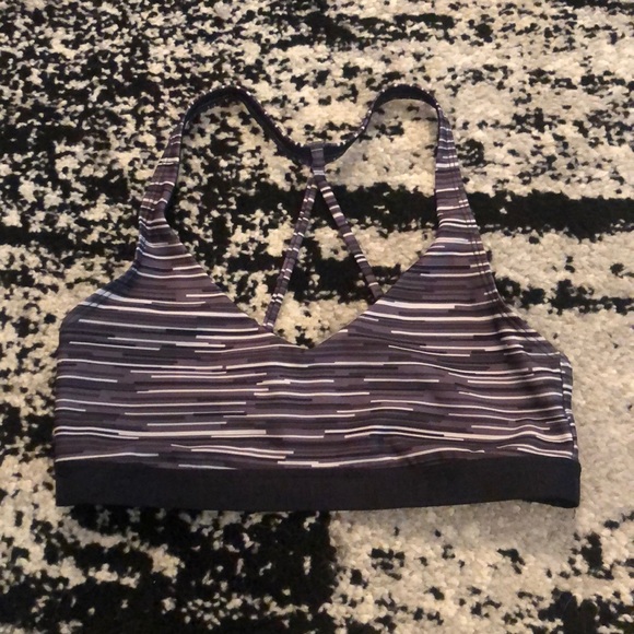 Under Armour Tops - Under Armour sports bra